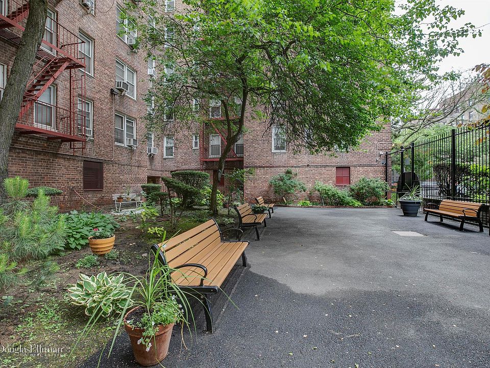 1st image of 3325 90th St #3P