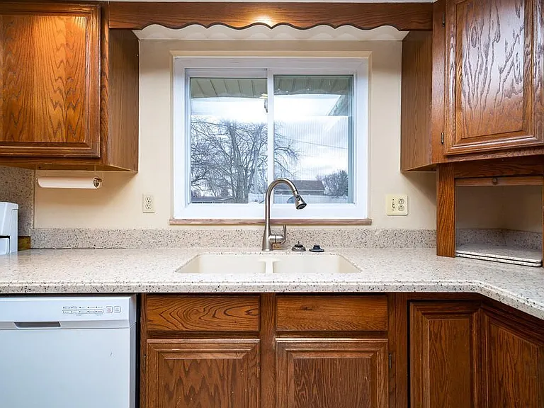 1121 Peidmont Dr — Photo 21