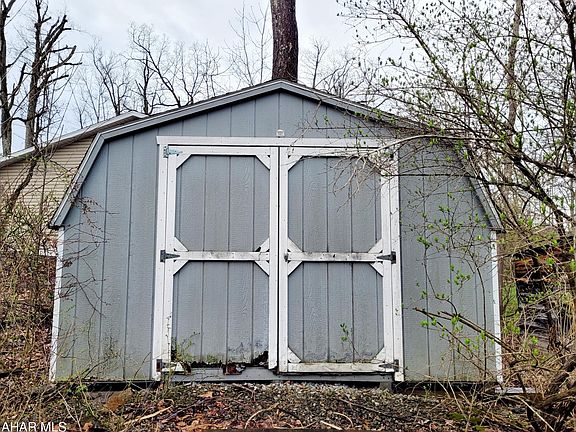 5th image of 199 Reeds Ln