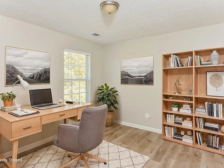 2521 Meadow Pond Trl — Photo 16