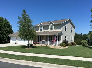 734 Maple Ave, Oostburg, WI 53070