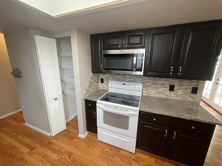 11269 Holly St — Photo 7