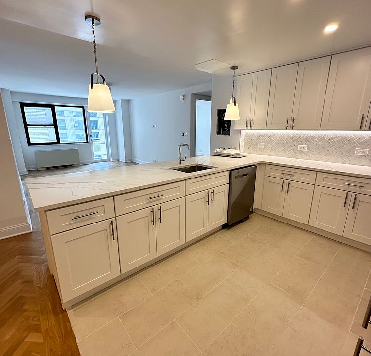 1st image of 305 E 86th St #17ED