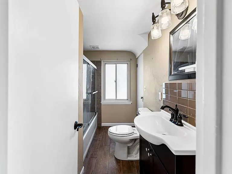1446 Longfellow Ave — Photo 6