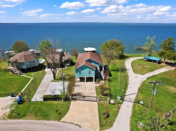 514 Water View Dr, Livingston, TX 77351