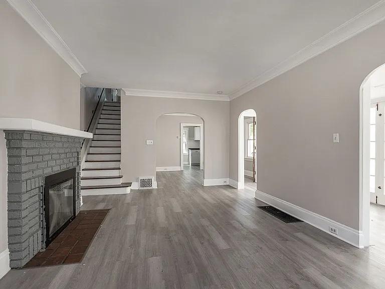 3300 Dellwood Rd — Photo 2