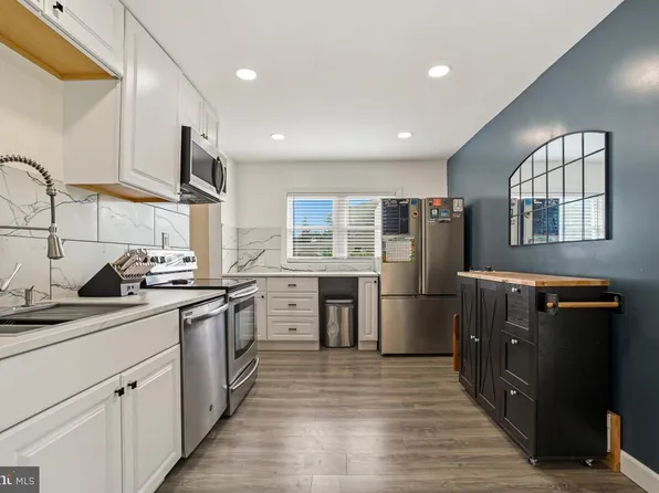 32 1st Ave, Glen Burnie, MD 21060