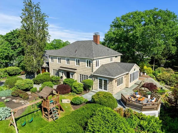69 Gale Rd, Swampscott, MA 01907