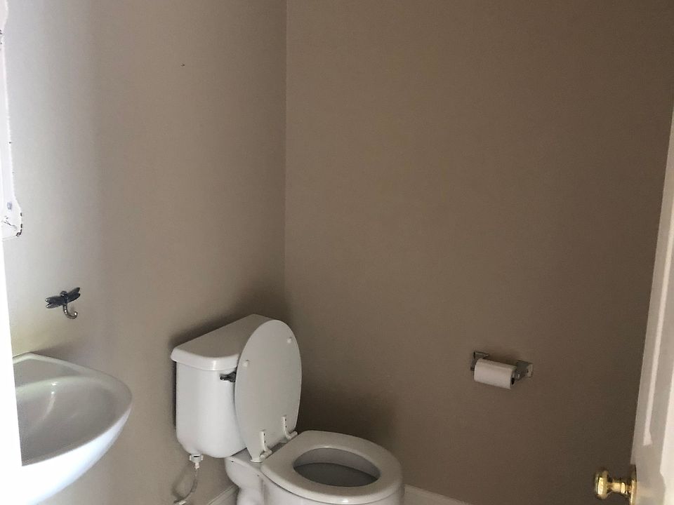 1st image of 404 Collection St