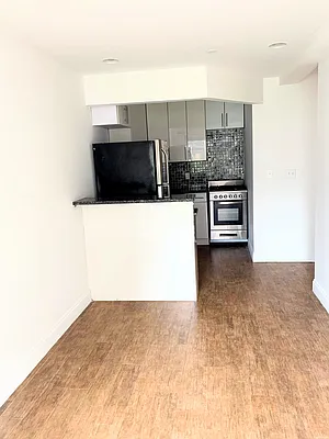 Rented by Compass | media 21