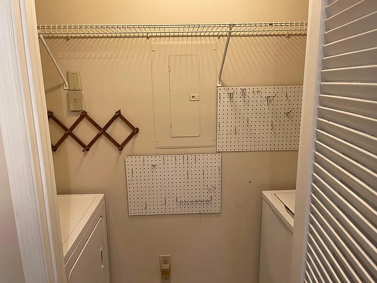 526 Granville Ct #526 — Photo 6
