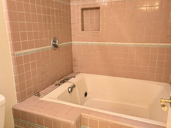 4th image of 2065 Jonesport Ave