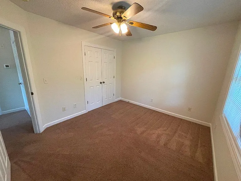 605 Avery St — Photo 24