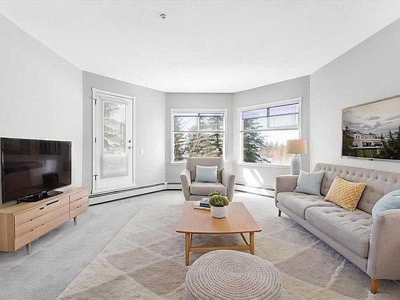 5th image of 200 Lincoln Way SW #302