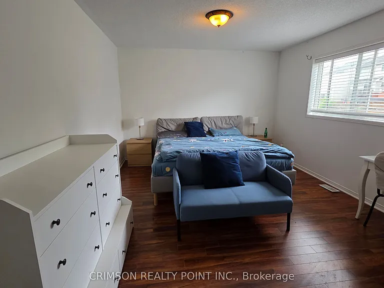 1299 Ashgrove Cres — Photo 21
