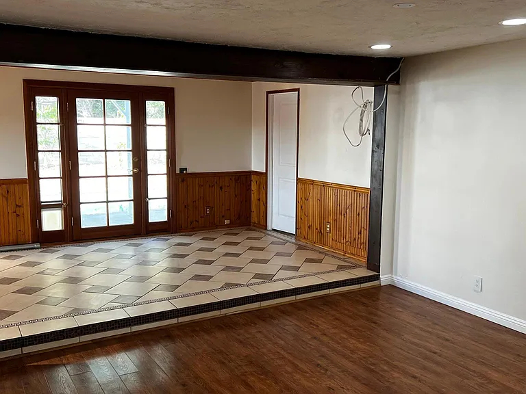 24236 Welby Way — Photo 8