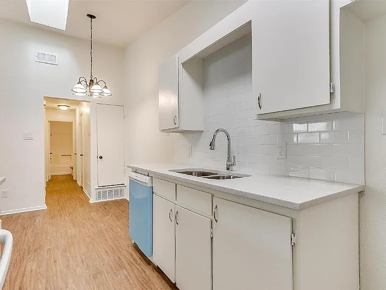 1824 Fairmount Ave — Photo 13