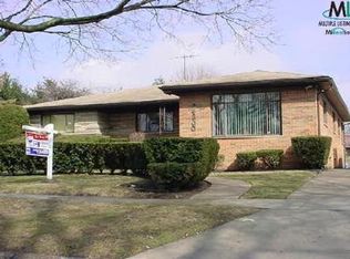 24300 Berkley St, Oak Park, MI 48237