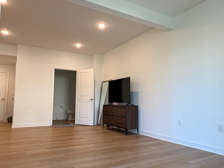 14210 Alki Dr — Photo 32