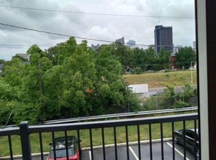 690 Franklin Ave, Columbus, OH 43215