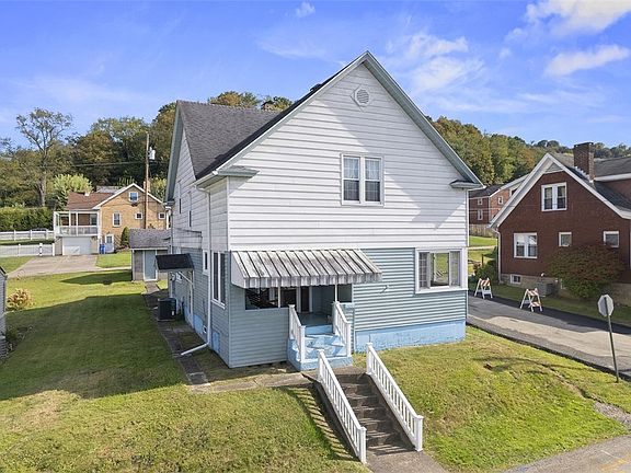2nd image of 6102 Roslyn St