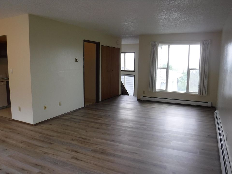 1st image of 2211 Foothills Ct