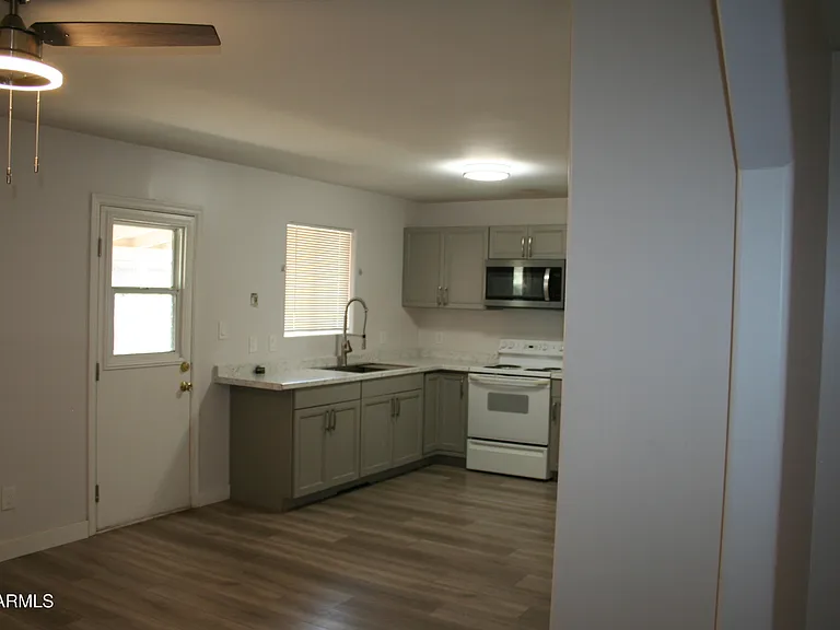 8901 E Waco Ct — Photo 15