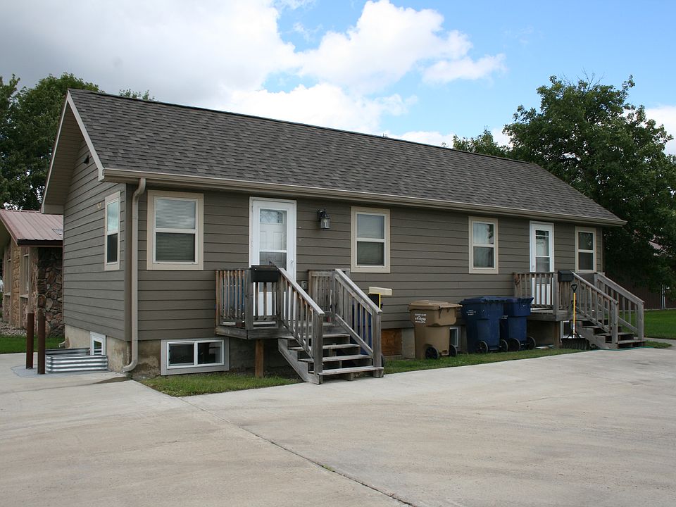 2nd image of 140 5th St NE APT 3