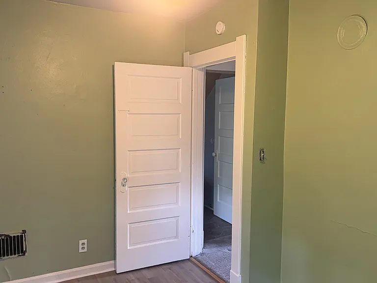 247 E Pearl St — Photo 15