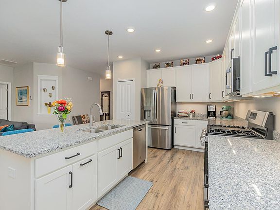 5th image of 12355 Ontario Pl