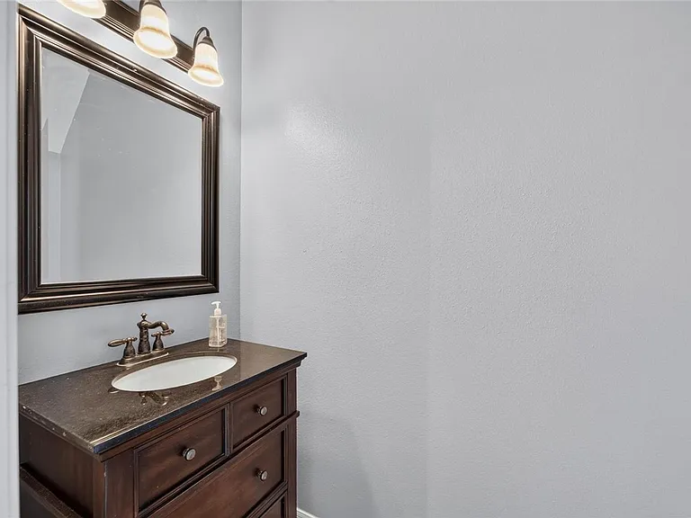 3186 Bayshore Oaks Dr — Photo 33