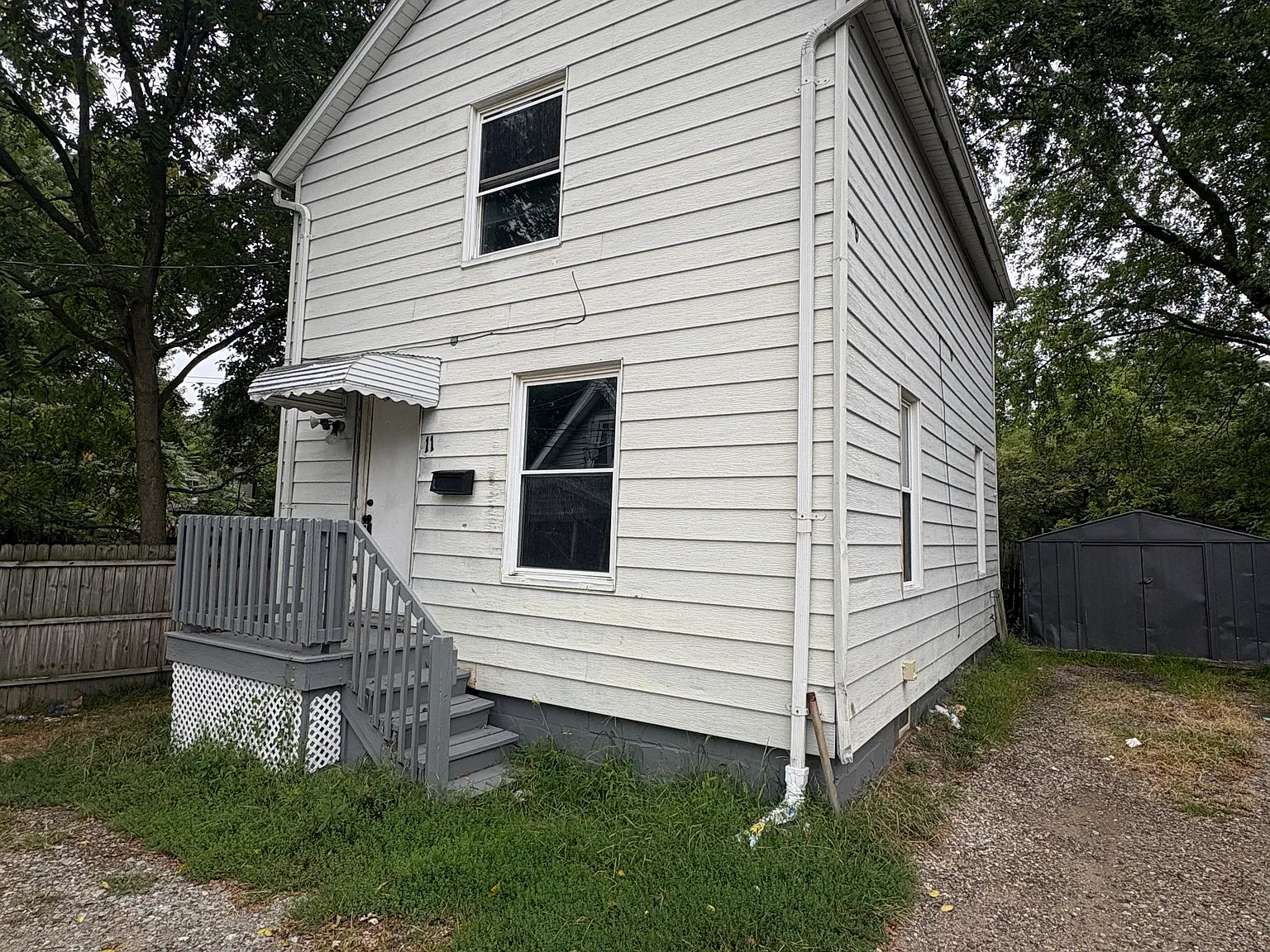 2 bed, 864 sqft, $900 — Photo 1