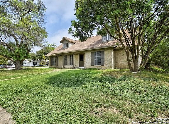 3rd image of 3611 STONEHAVEN DR
