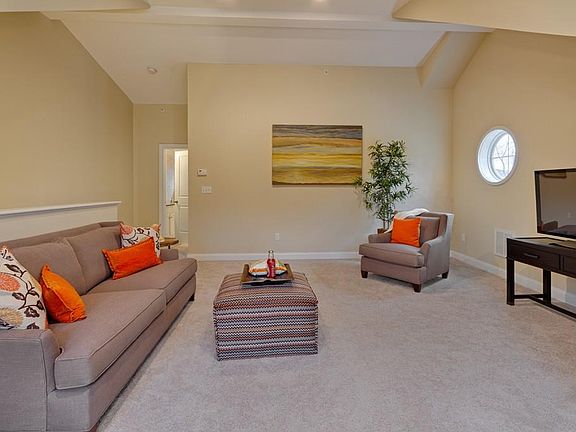 2nd image of 18 Middlewood Dr #18