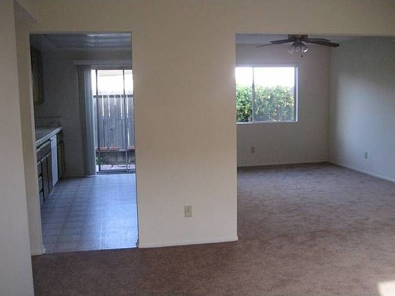Kitchen Dining Area