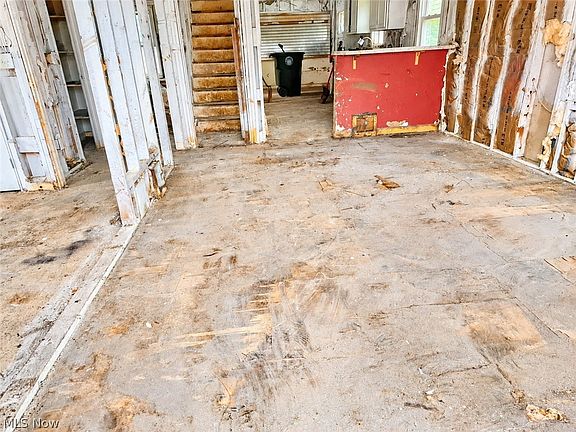 5th image of 3416 9th St SW