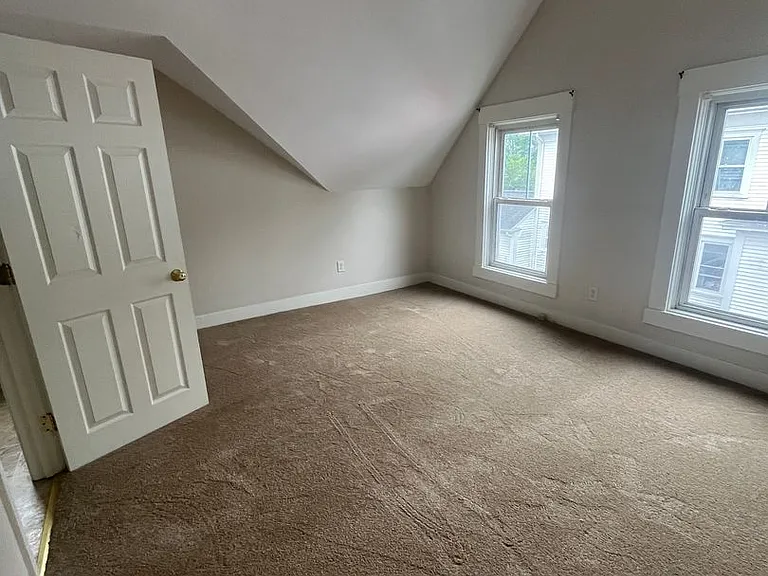 31 Oak St #2 — Photo 6