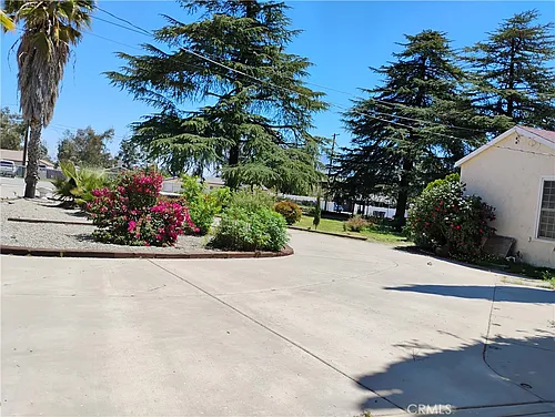 271 Park Ave Photo 1