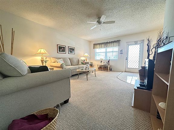 3rd image of 23 Lyndhurst A #23