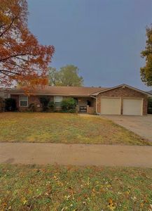 2304 NW Nottingham Rd, Lawton, OK, 73505