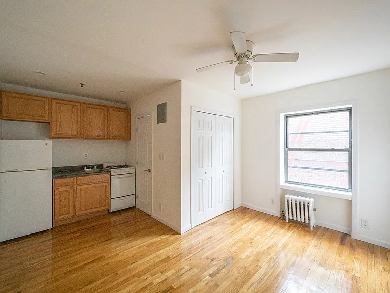 20 Sidney Pl #3D — Photo 5