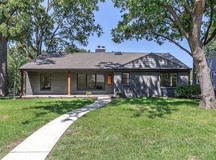 4010 W 58th St, Fairway, KS 66205
