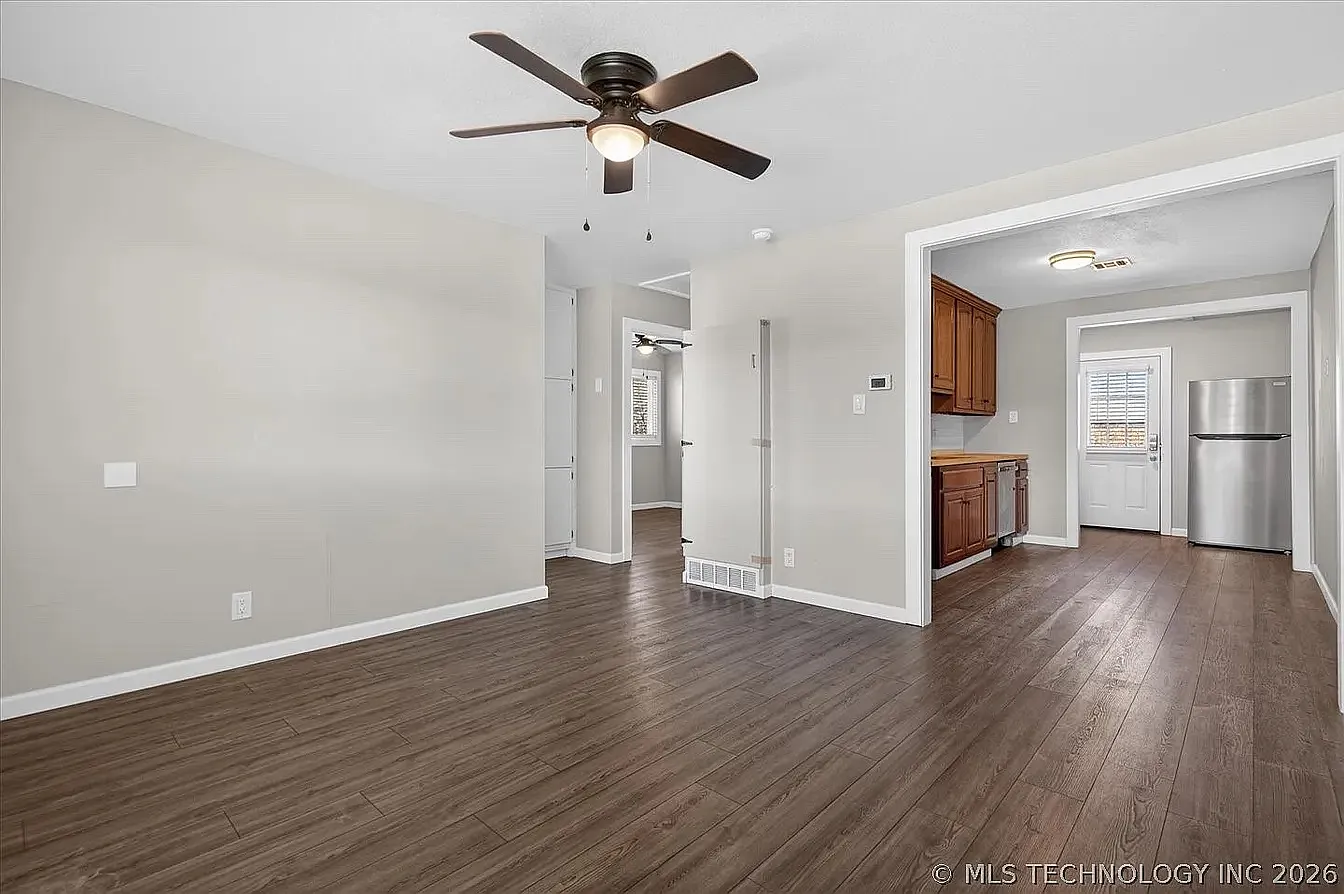 2 bed, 650 sqft, $1,045 — Photo 3