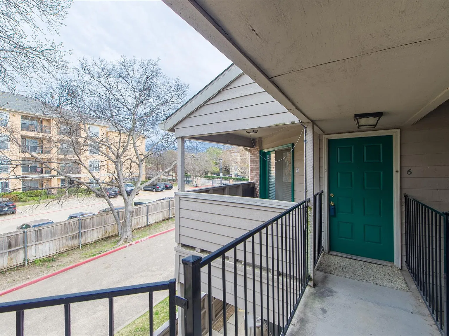 2 bed, 1035 sqft, $1,400 — Photo 2