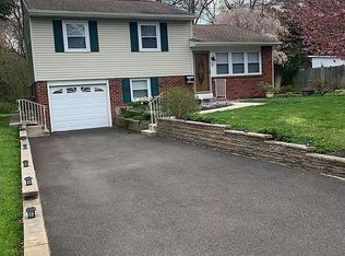 4 Maplevale Dr, Yardley, PA
