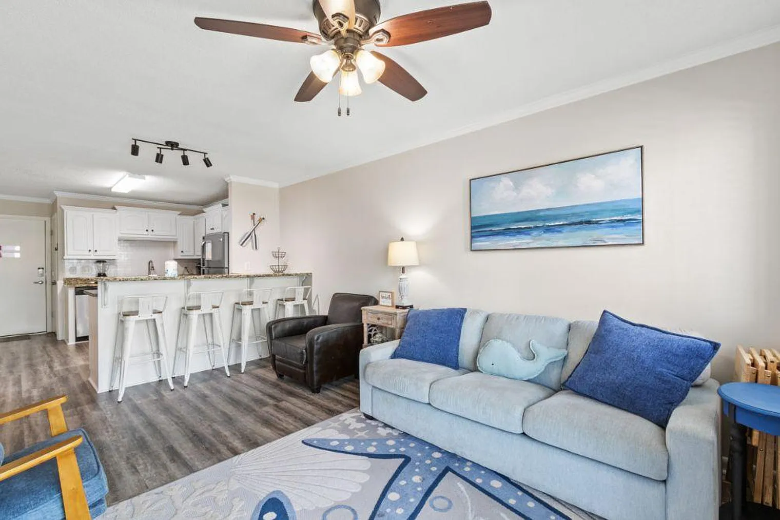 2 bed, 2.0 bath, 775 sqft, $3,280 — Photo 2