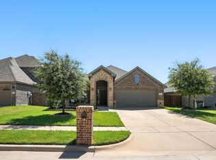 944 Cloudlock Dr, Saginaw, TX 76179