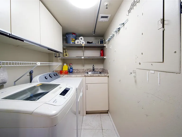 2480 Presidential Way #1903 — Photo 31