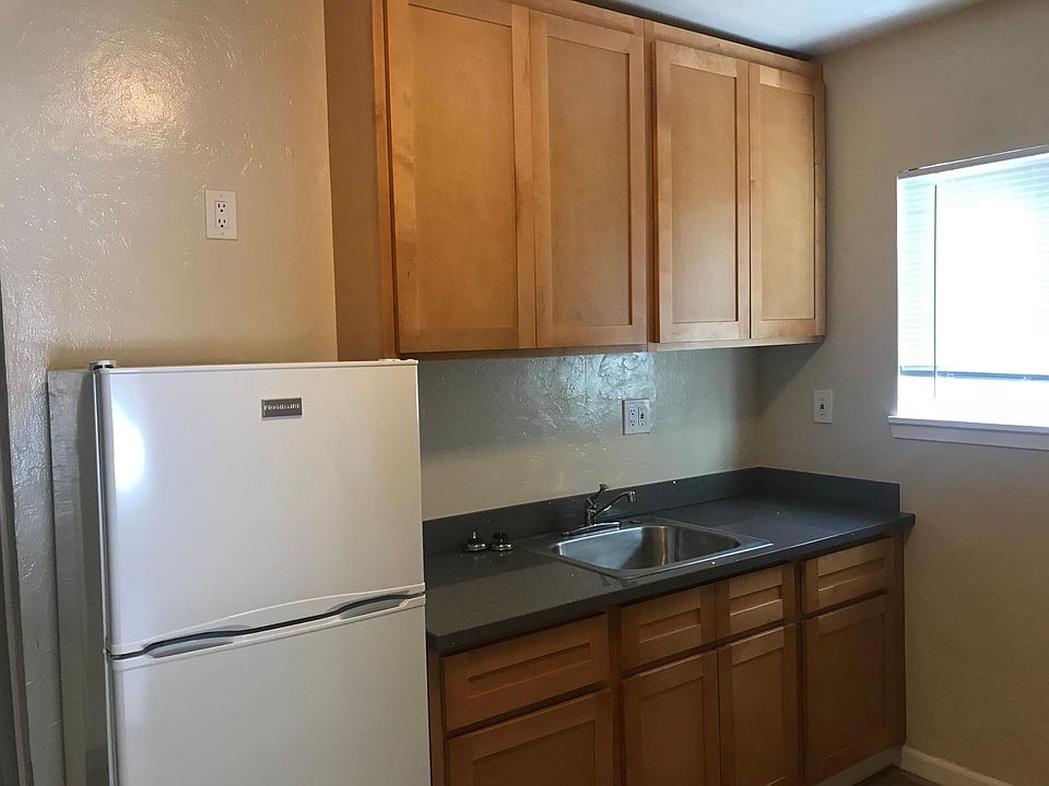 1st image of 257 N 15th St #2
