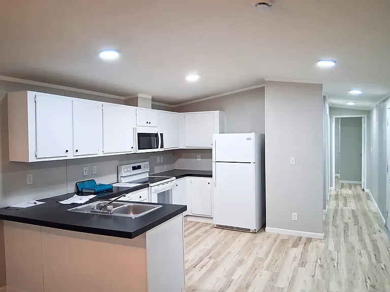 16 Deerwood Park — Photo 2